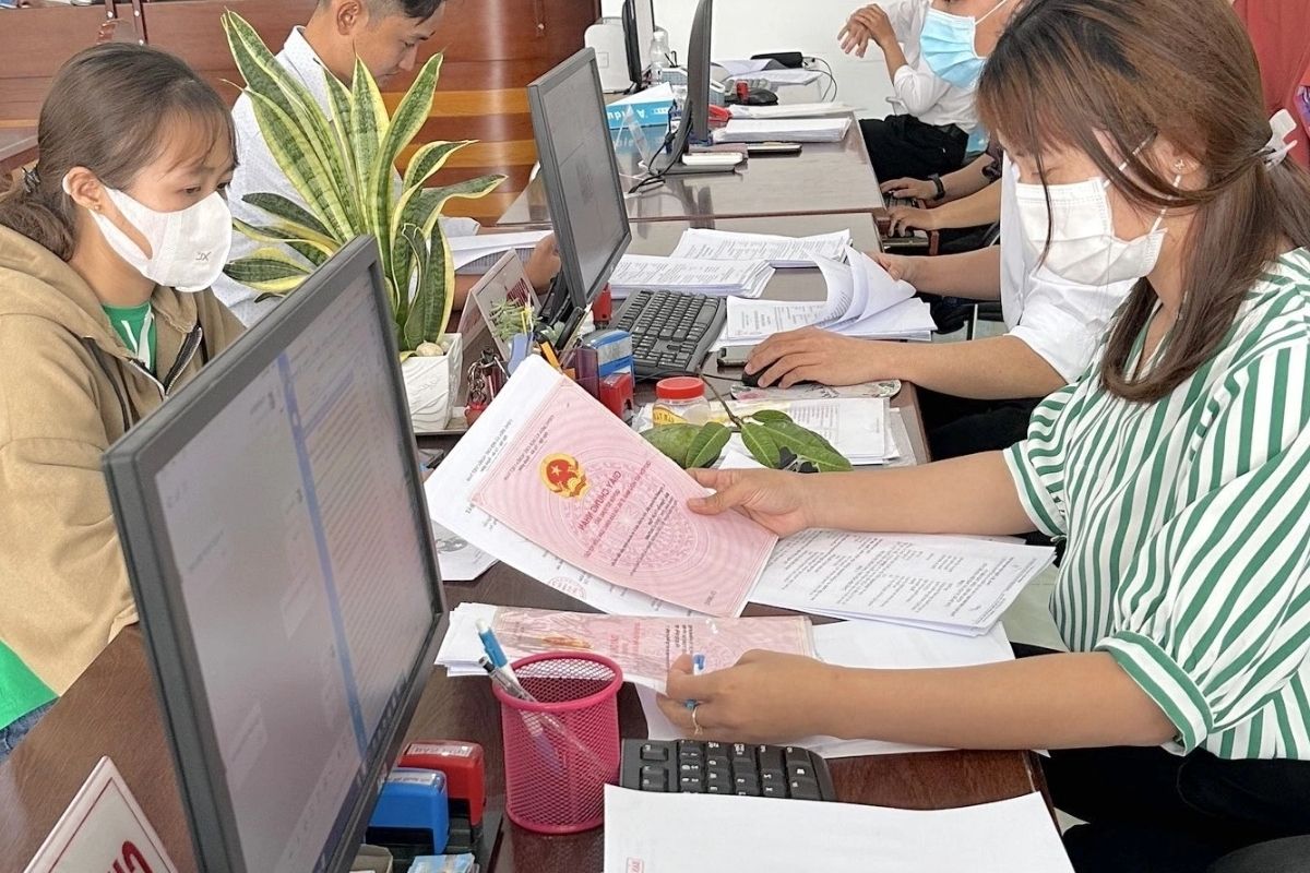 Những điểm mới của Luật Công chứng từ 01/07/2025 2 Đội ngũ công chứng viên