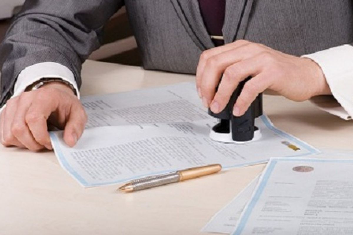 Giấy uỷ quyền là gì? Hướng dẫn thủ tục uỷ quyền đúng cách 5 Giấy và hợp đồng uỷ quyền khác nhau gì?