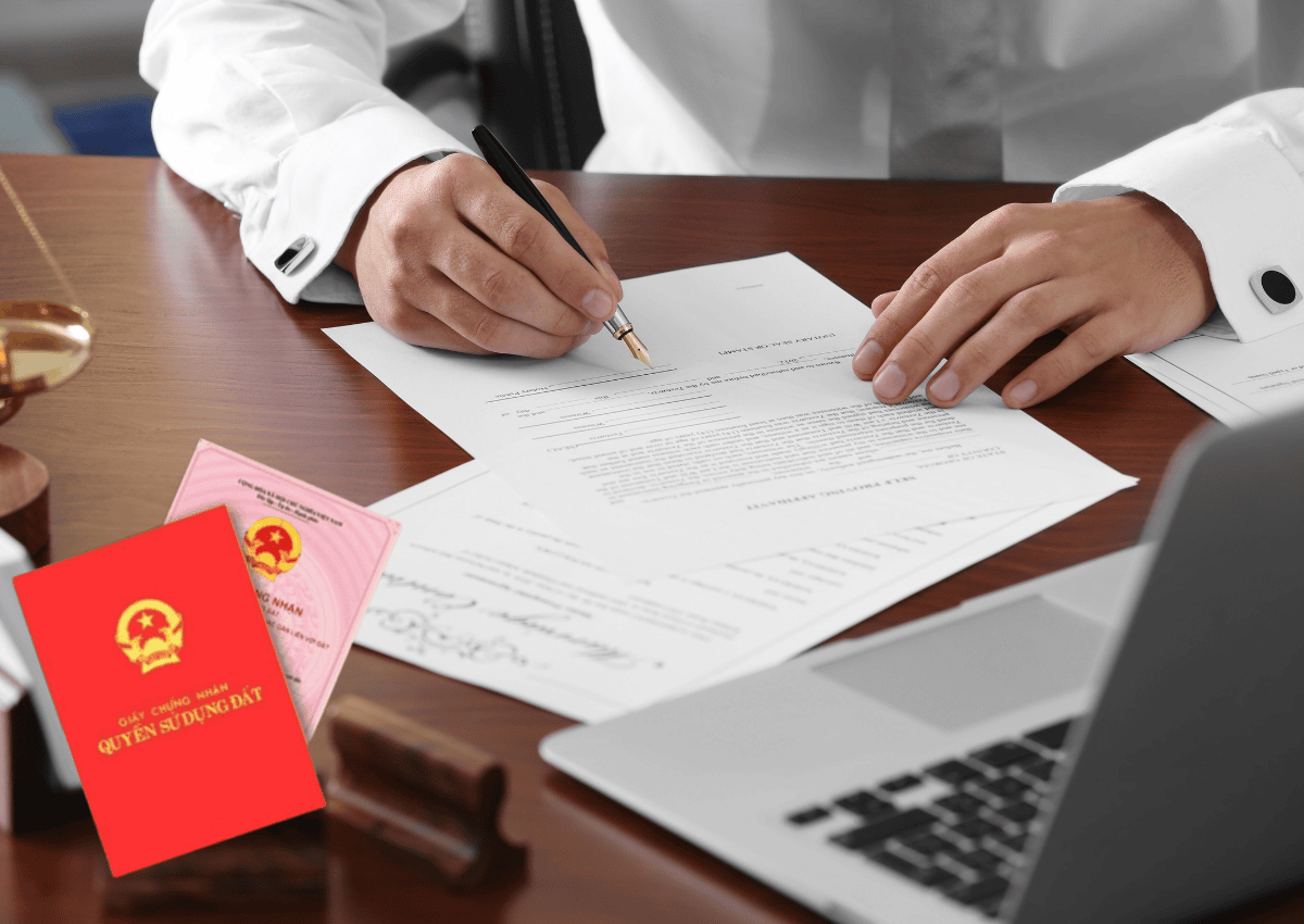Cầm sổ đỏ có cần công chứng không? Quy định pháp lý và lưu ý quan trọng 4 Hồ sơ, thủ tục và quy trình công chứng thế chấp sổ đỏ