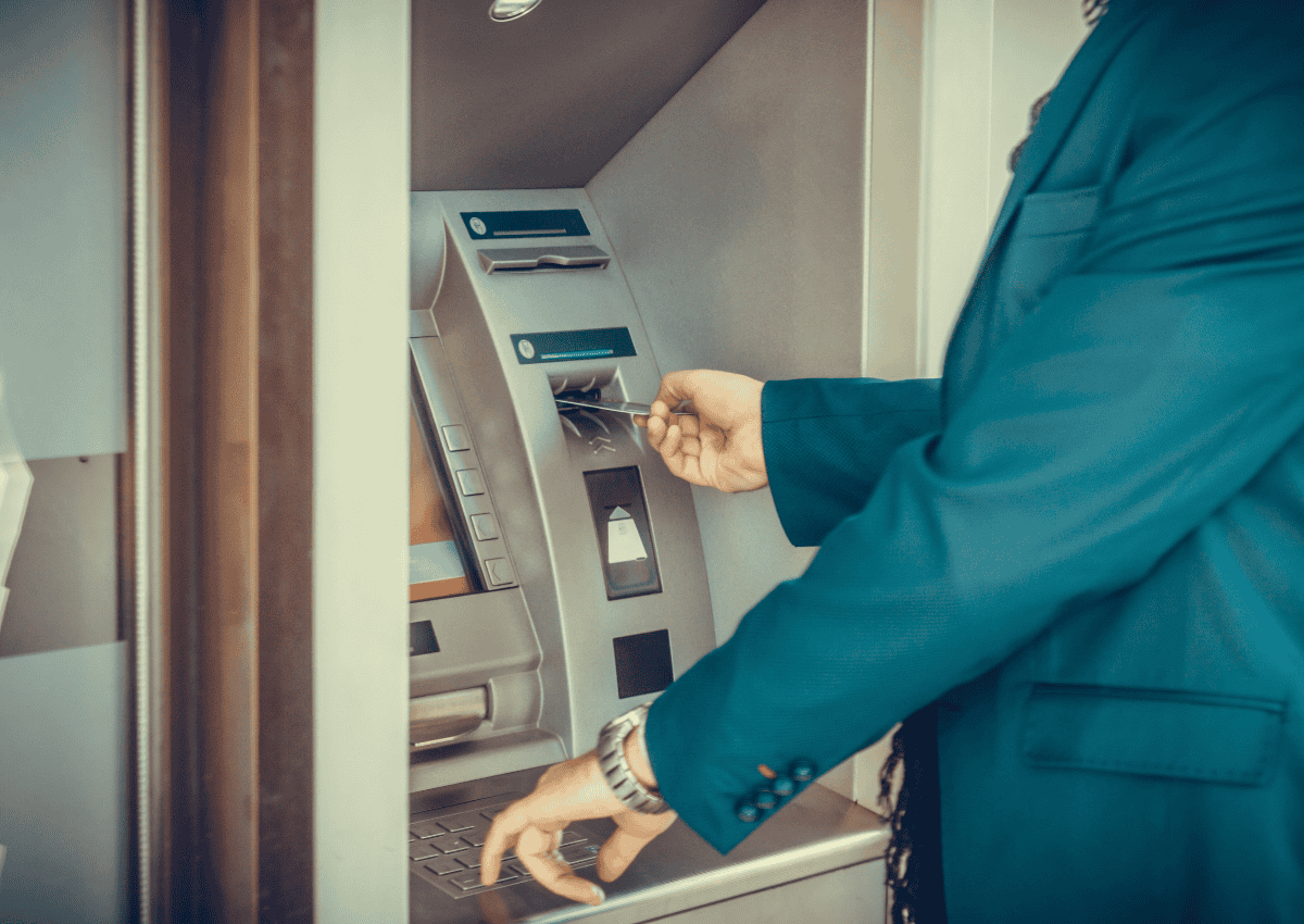 Cách rút tiền từ thẻ tín dụng Sacombank an toàn, nhanh chóng 2 Cách rút tiền từ thẻ tín dụng Sacombank