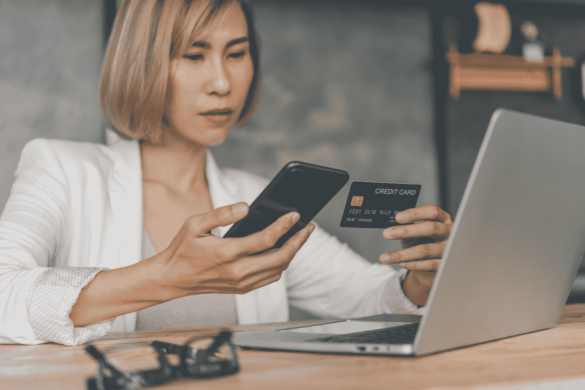 Rủi ro pháp lý khi sử dụng dịch vụ đáo hạn thẻ tín dụng