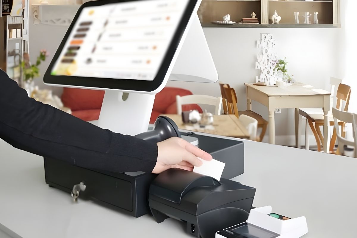 Máy POS là gì? nghiên cứu các giải pháp POS hiện đại và tiêu chí lựa chọn mua hoặc thuê 2 So sánh các loại máy POS phổ biến hiện nay